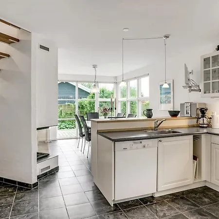 Gullan - 75m From The Sea By Interhome 別荘