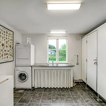 Gullan - 75m From The Sea By Interhome