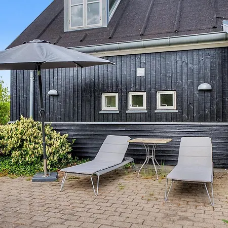 Gullan - 75m From The Sea By Interhome