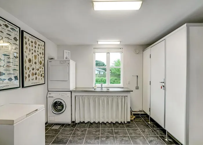 Gullan - 75m From The Sea By Interhome